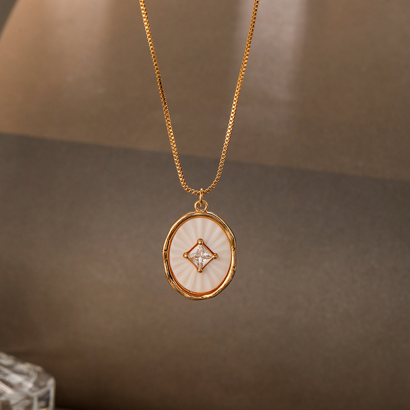 Vintage Sunburst Medallion Layered Necklace golden