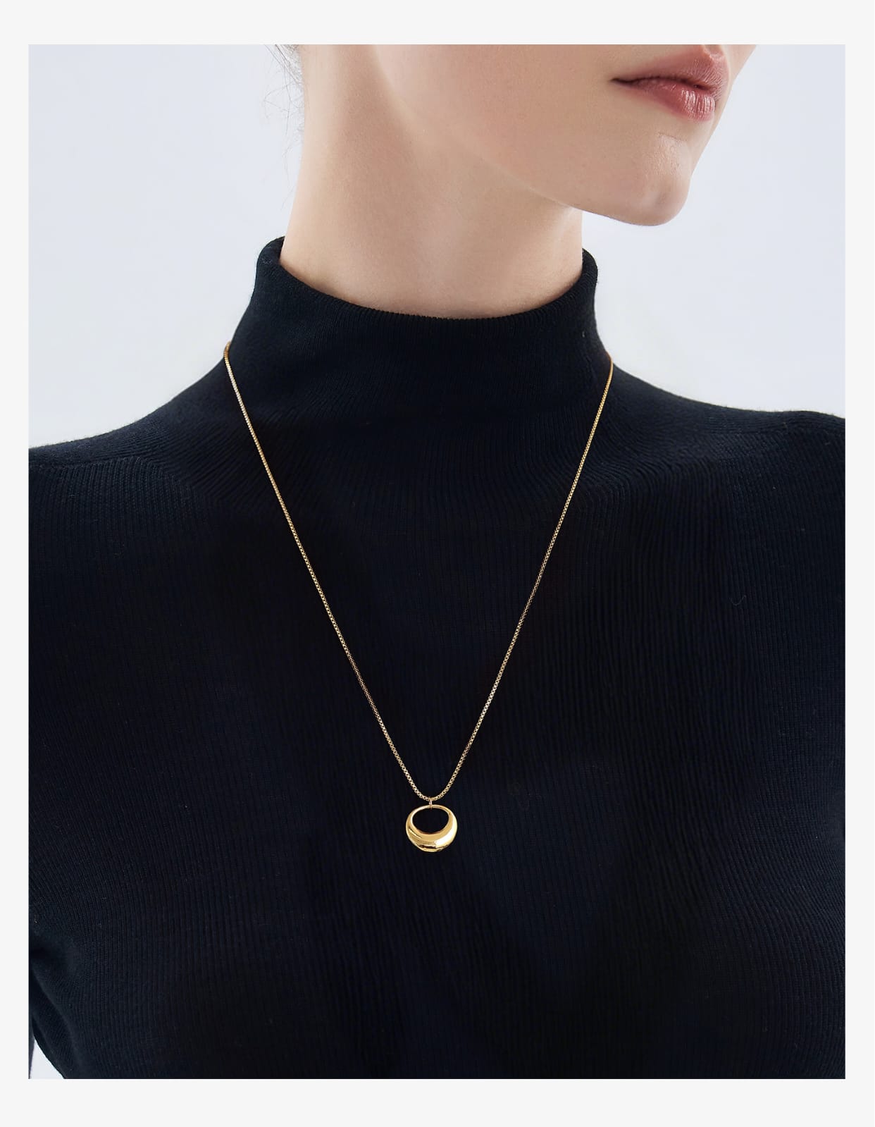 Aura Minimalist Curved Gold Pendant Necklace