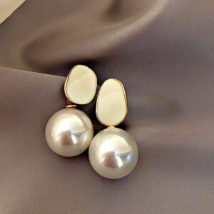 The Cream & Pearl Drops