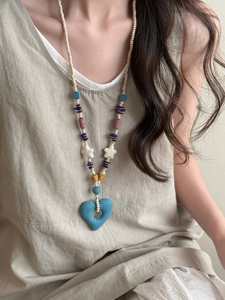 Santorini White heart Beaded Lariat blue