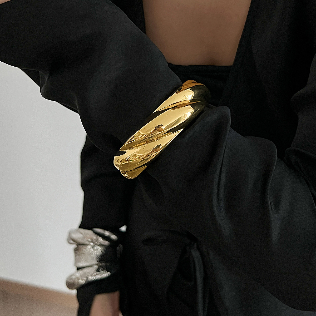 Modernist High-Shine Geometric Wrist Bangle