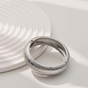 Chunky Ribbed Silver Hinged Bangle Bracelet