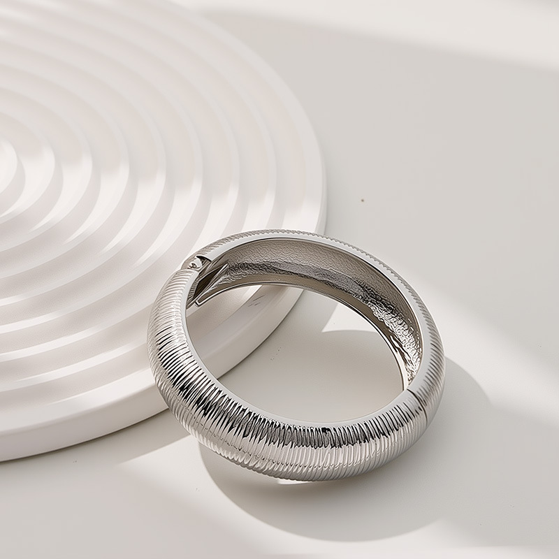Chunky Ribbed Silver Hinged Bangle Bracelet